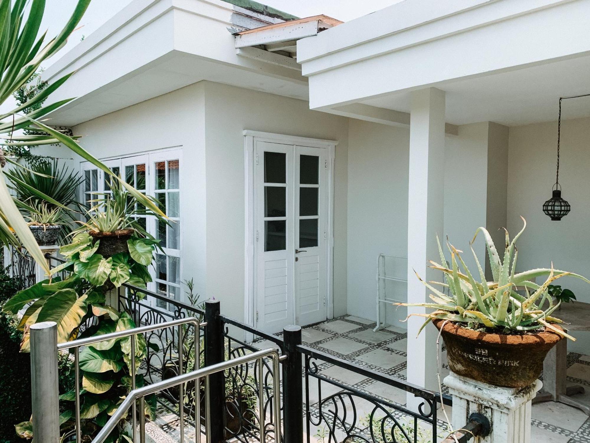 Casa Artista By Kresna Hospitality Hotel Семиняк Екстериор снимка